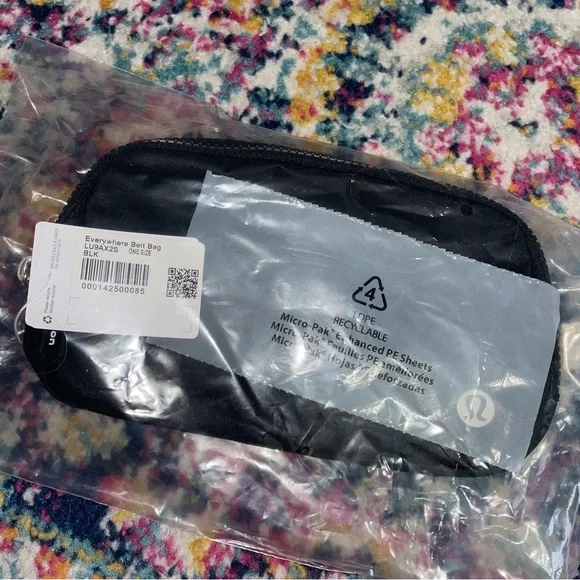 NWT Lululemon Everywhere Belt Bag black - Picture 5 of 9